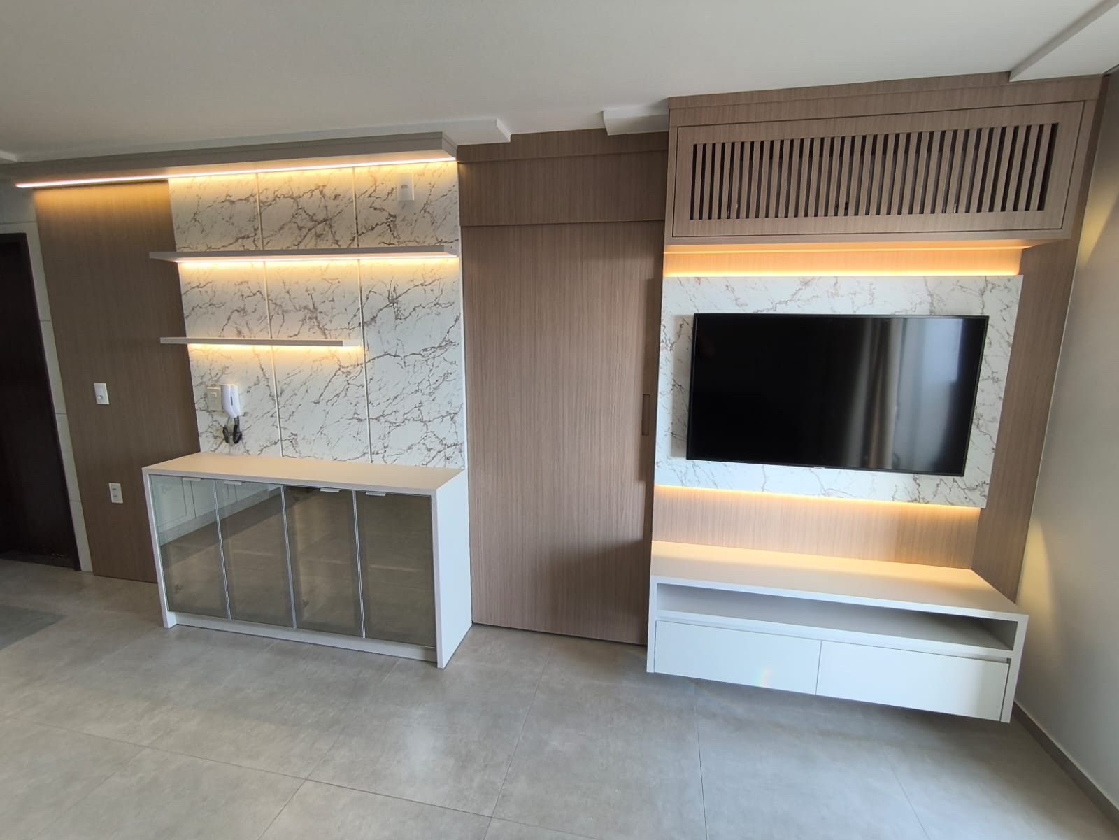 Sala planejada HM Móveis Sob Medida